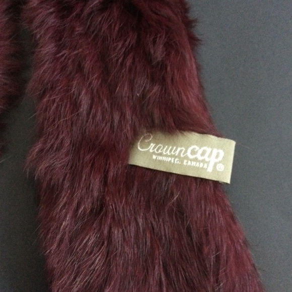 Crown Cap Superior 100% Rabbit Fur Scarf In A Rich Burgundy Color - Picture 5 of 6